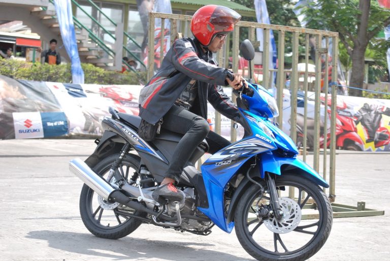 Top Local Manual Motorbikes Below 100 Million VND - Tour Vietnam With