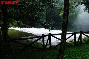 The top of Dambri Waterfall