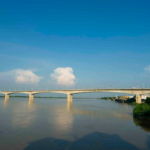 Vinh Tuy Bridge