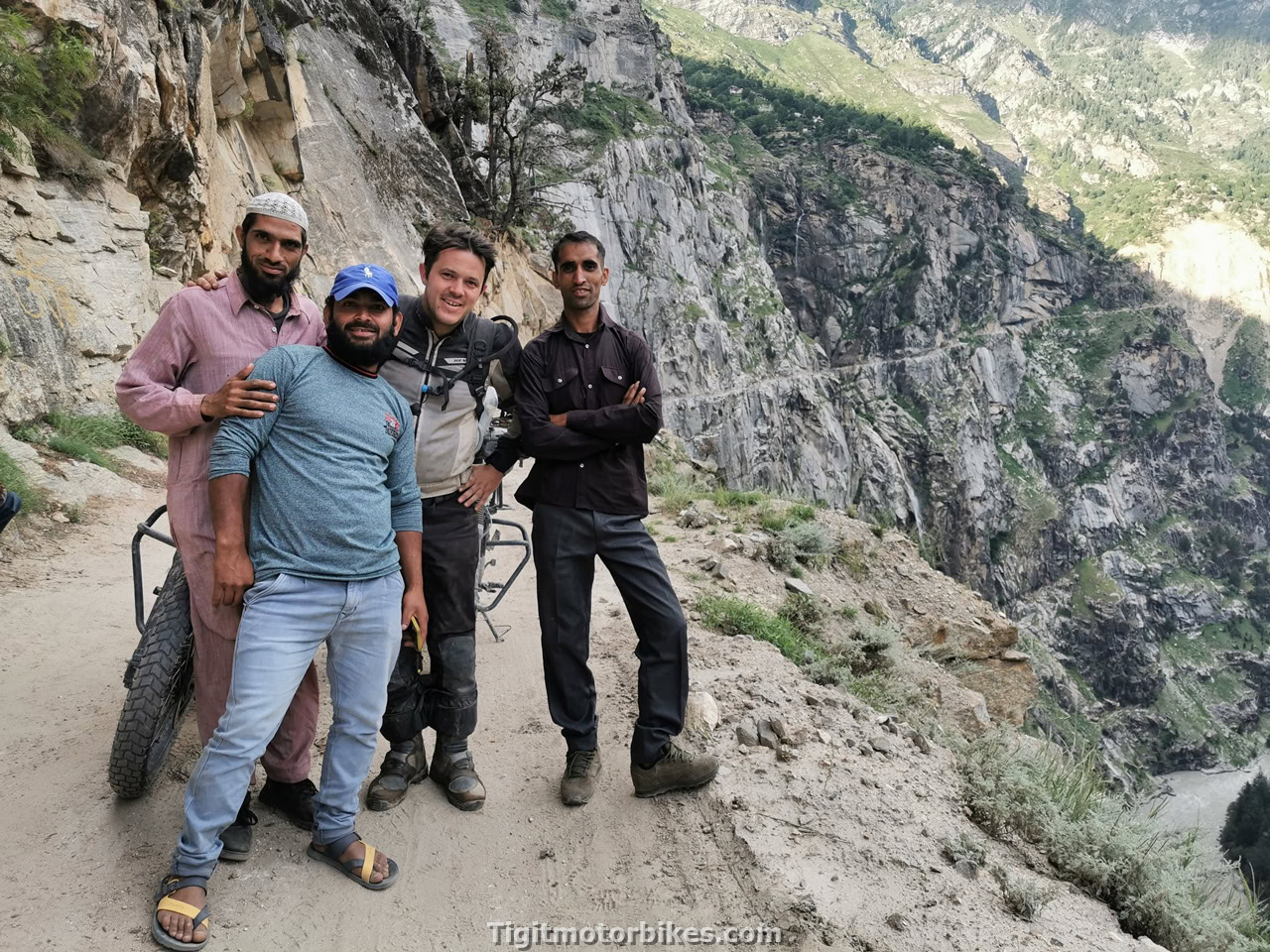 Friendly Kashmir