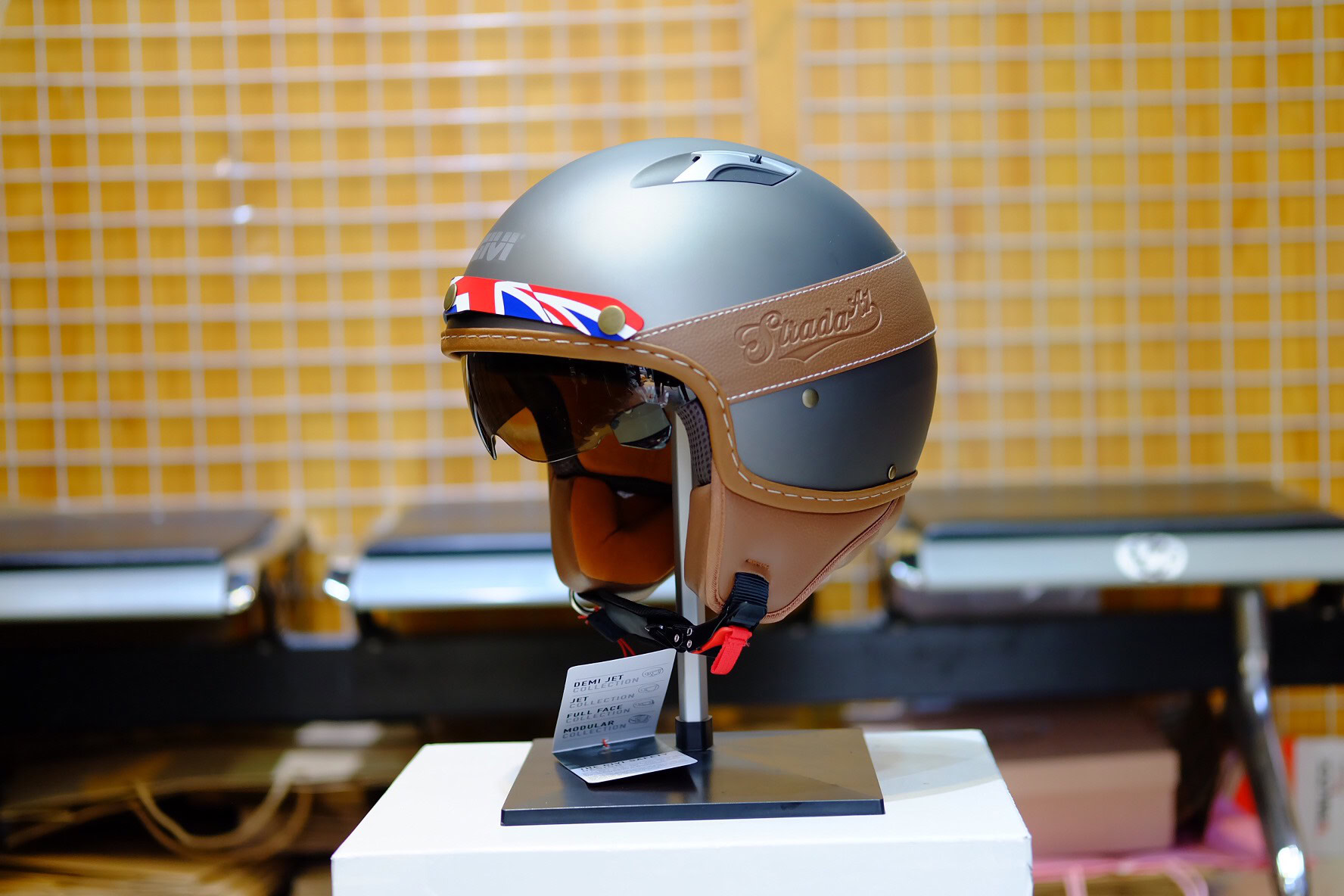 Mũ bảo hiểm Givi Strada