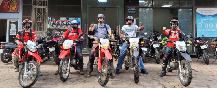Dirt Bike Riders Turned Mechanics: The Ultimate Motorbike Service Experience in Hanoi